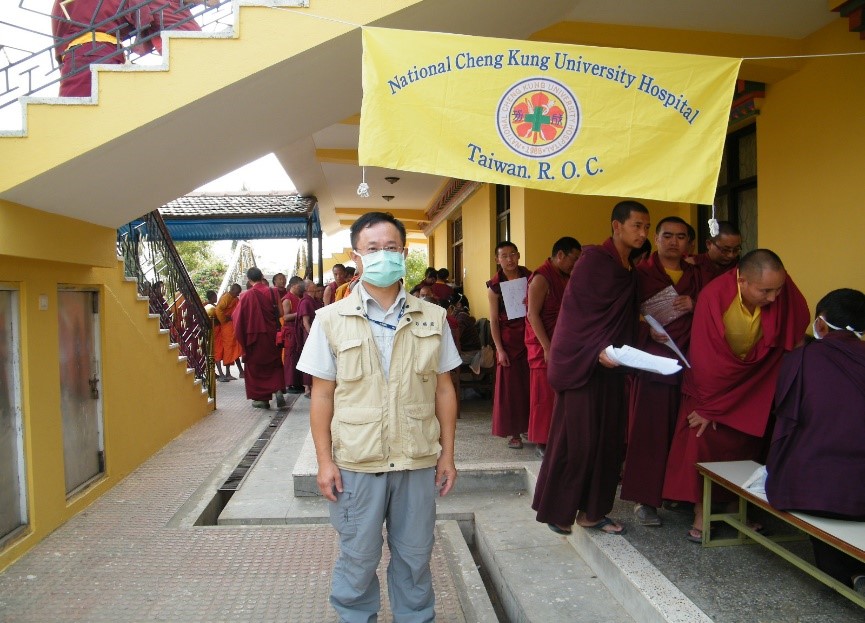 -參加國家級災難總隊尼泊爾藏族法會義診活動-